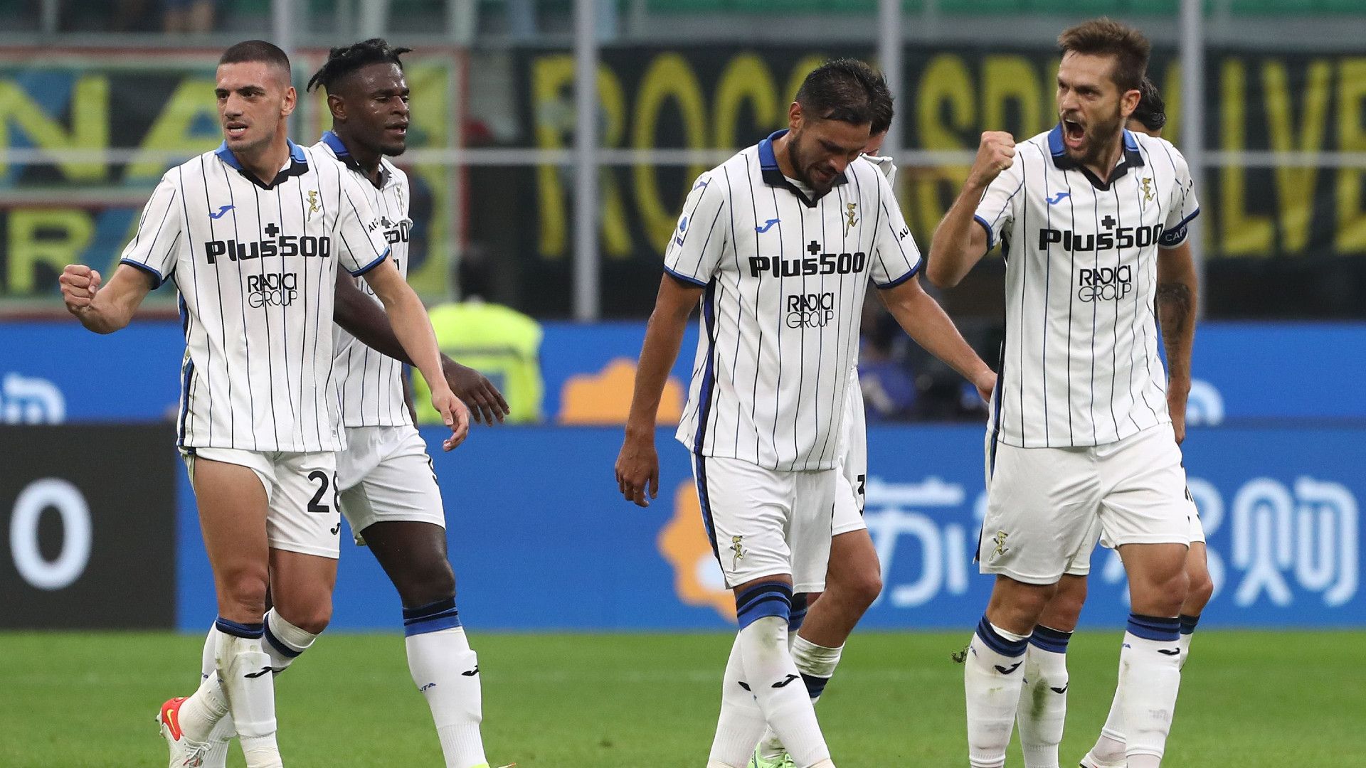 Inter Atalanta celebrating Serie A