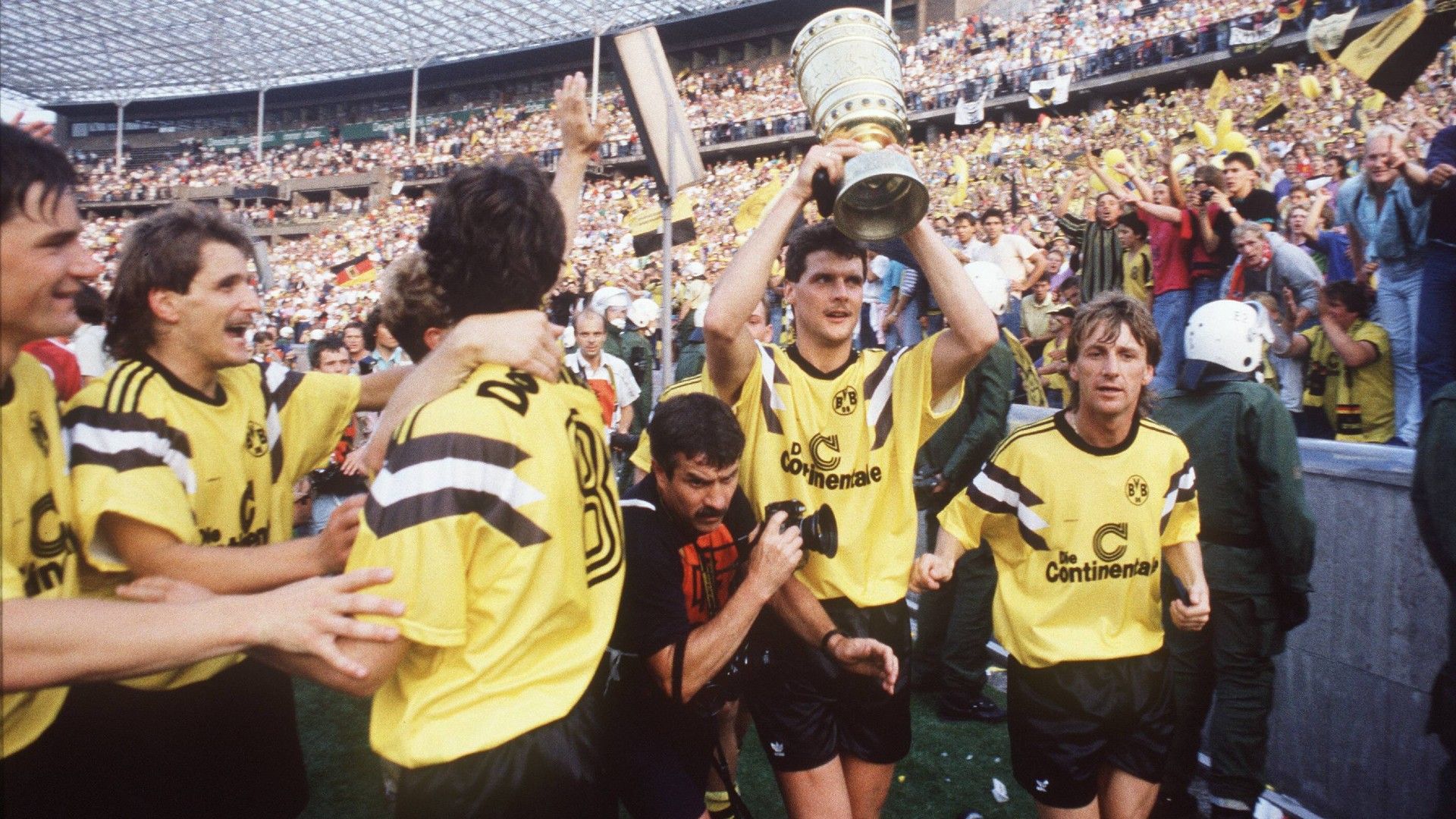 GER ONLY Norbert Dickel Frank Mill Borussia Dortmund DFB Pokal 1989