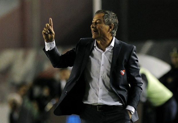 ariel holan independiente