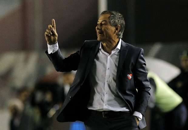 ariel holan independiente