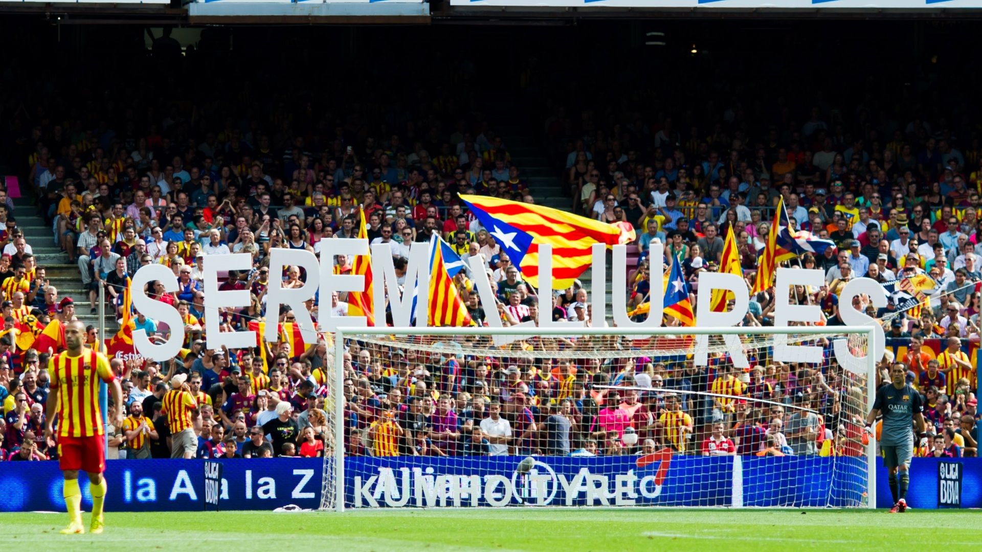 camp nou independentist flags