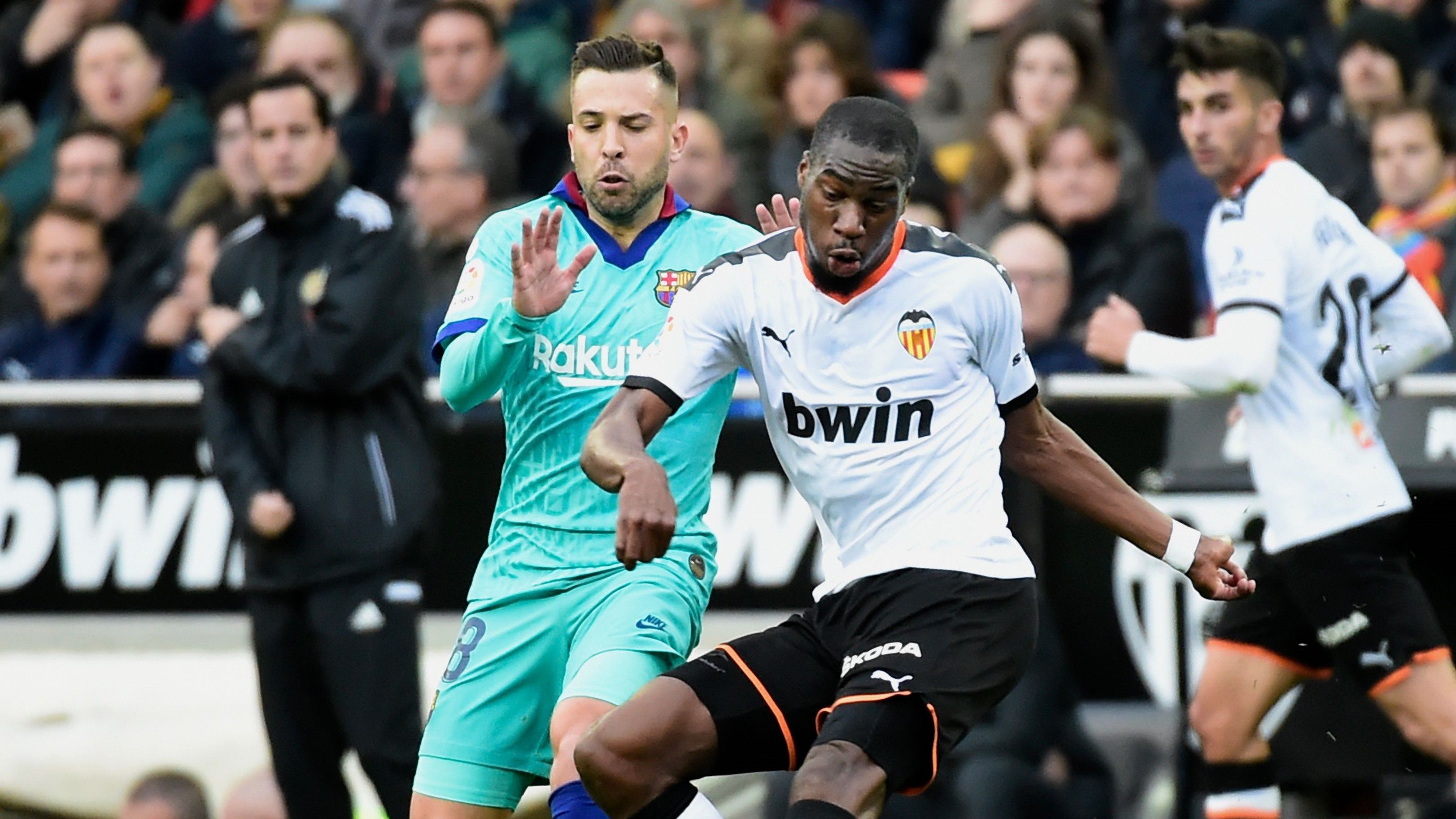 Geoffrey Kondogbia Jordi Alba Valencia Barcelona LaLiga 25012020