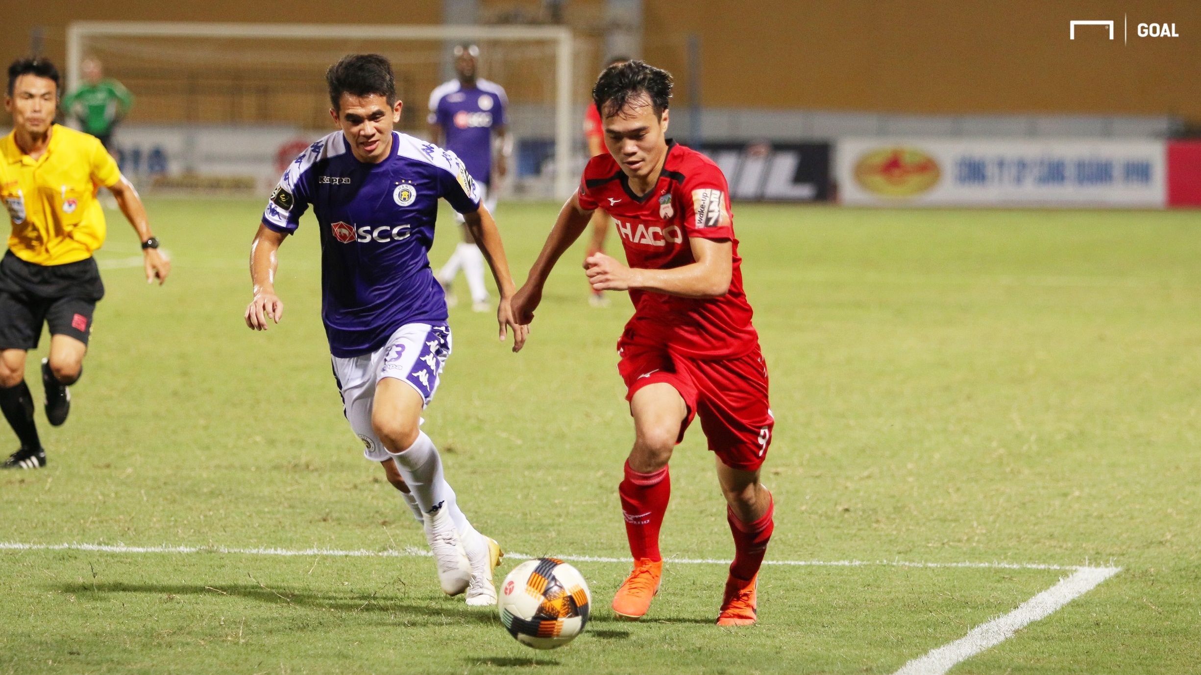 Tran Van Kien vs Nguyen Van Toan Ha Noi FC vs HAGL Round 16 V.League 2019
