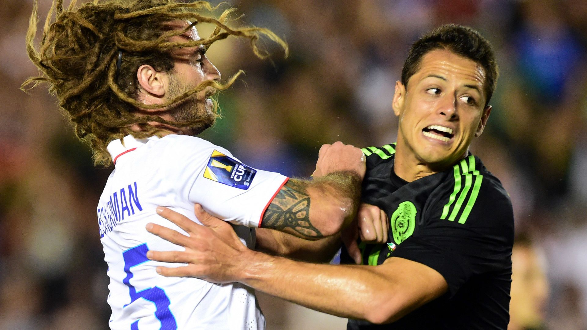 Chicharito Kyle Beckerman USA Mexico 10102015