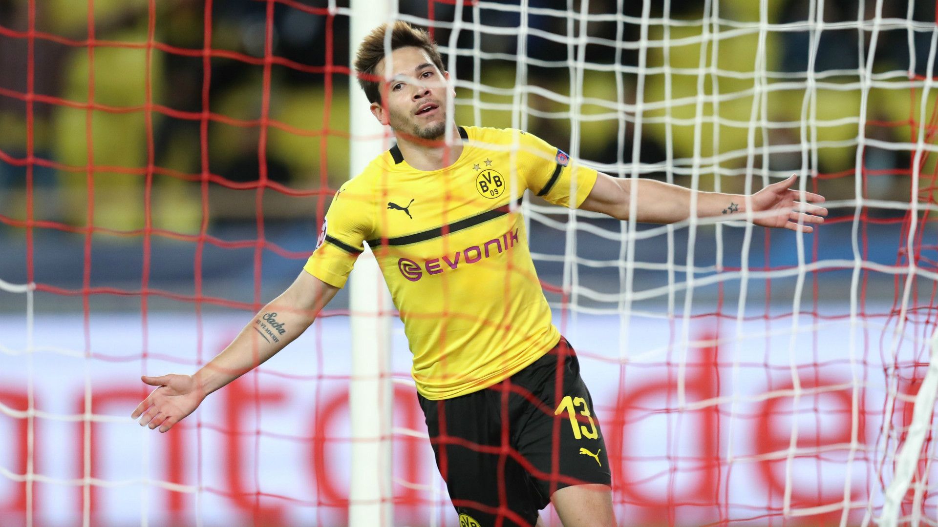 RAPHAEL GUERREIRO BORUSSIA DORTMUND CHAMPIONS LEAGUE 11122018