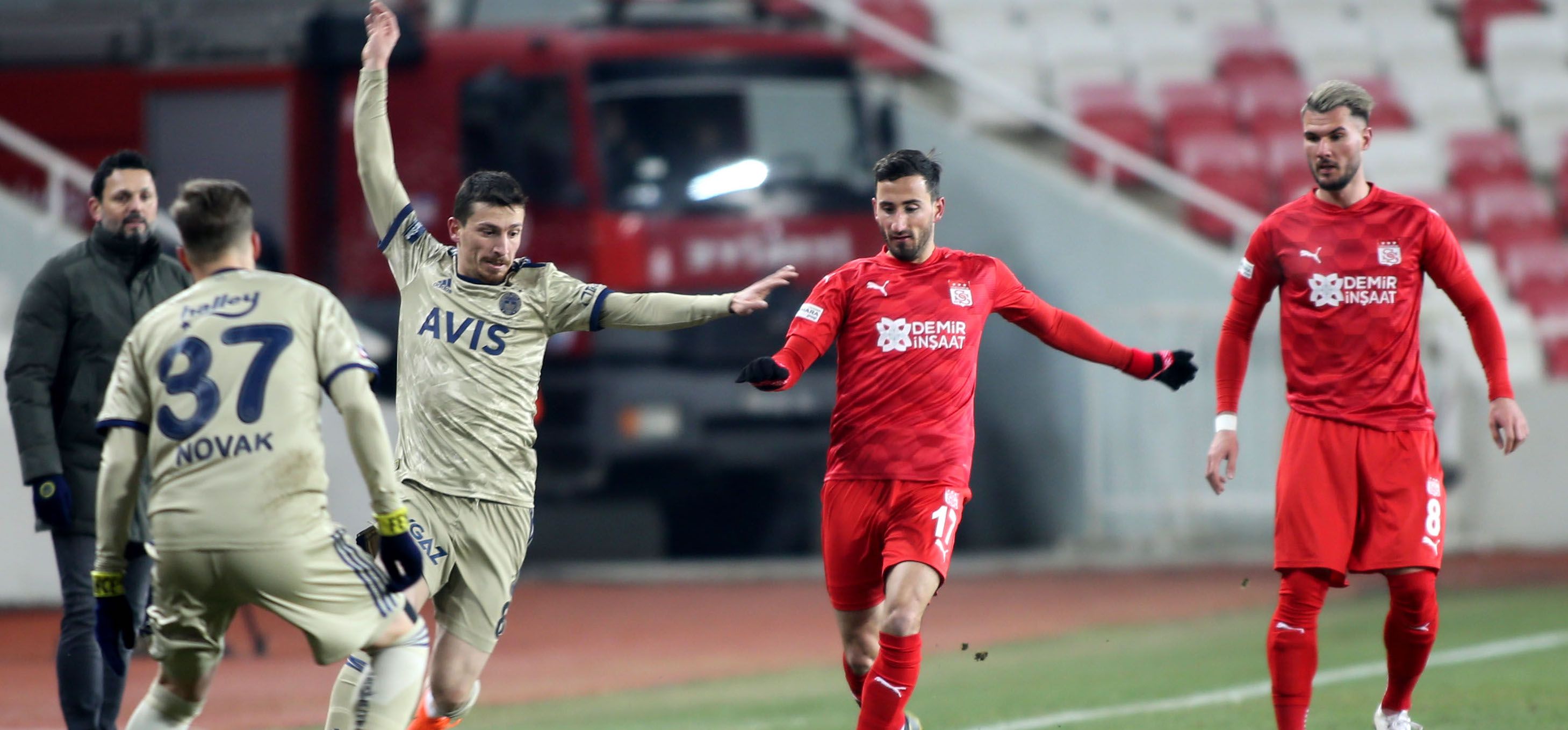 Mert Hakan Yandas Erdogan Yesilyurt Sivasspor Fenerbahce 01/21/21