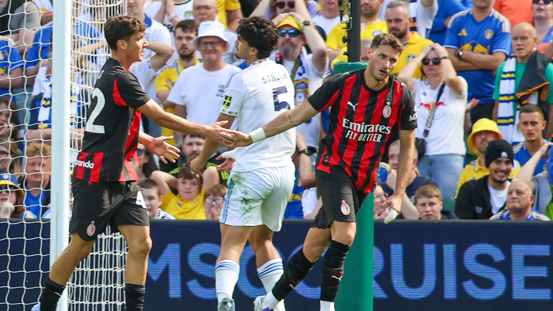 Gimenez Leeds Milan 9 agosto 2025