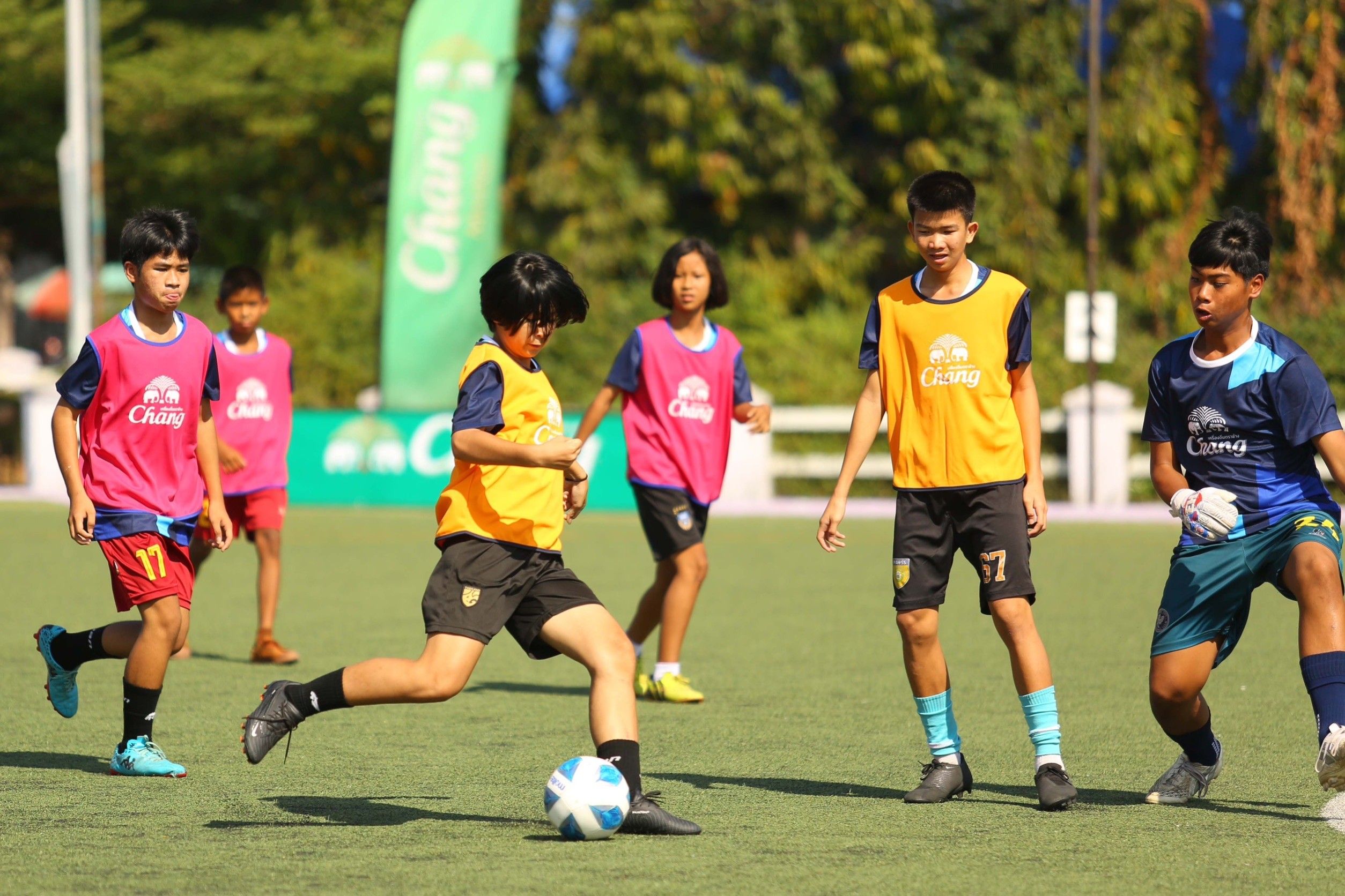 ช้าง เอฟเอ คัพ ฟุตบอล คลินิก 2022/23