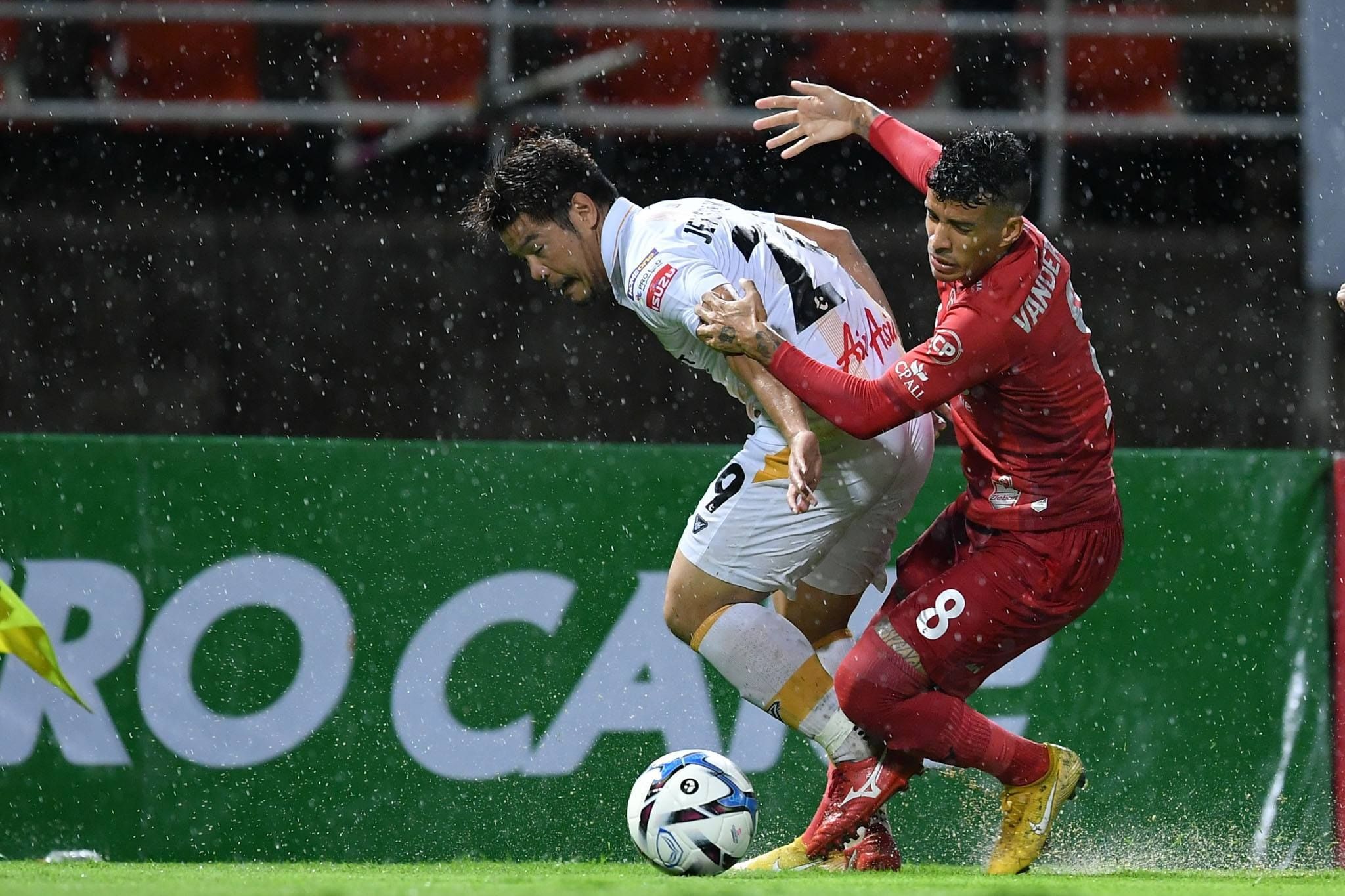 ทรู แบงค็อกฯ - อุบล ยูเอ็มทีฯ