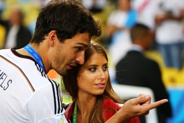 Mats Hummels y Cathy Fischer.