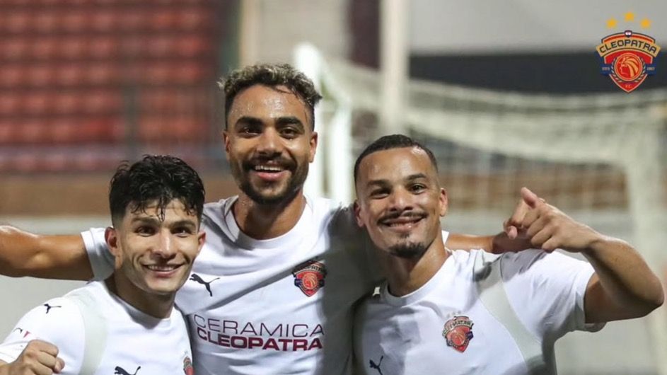 Fagrie Lakay, Ceramica Cleopatra