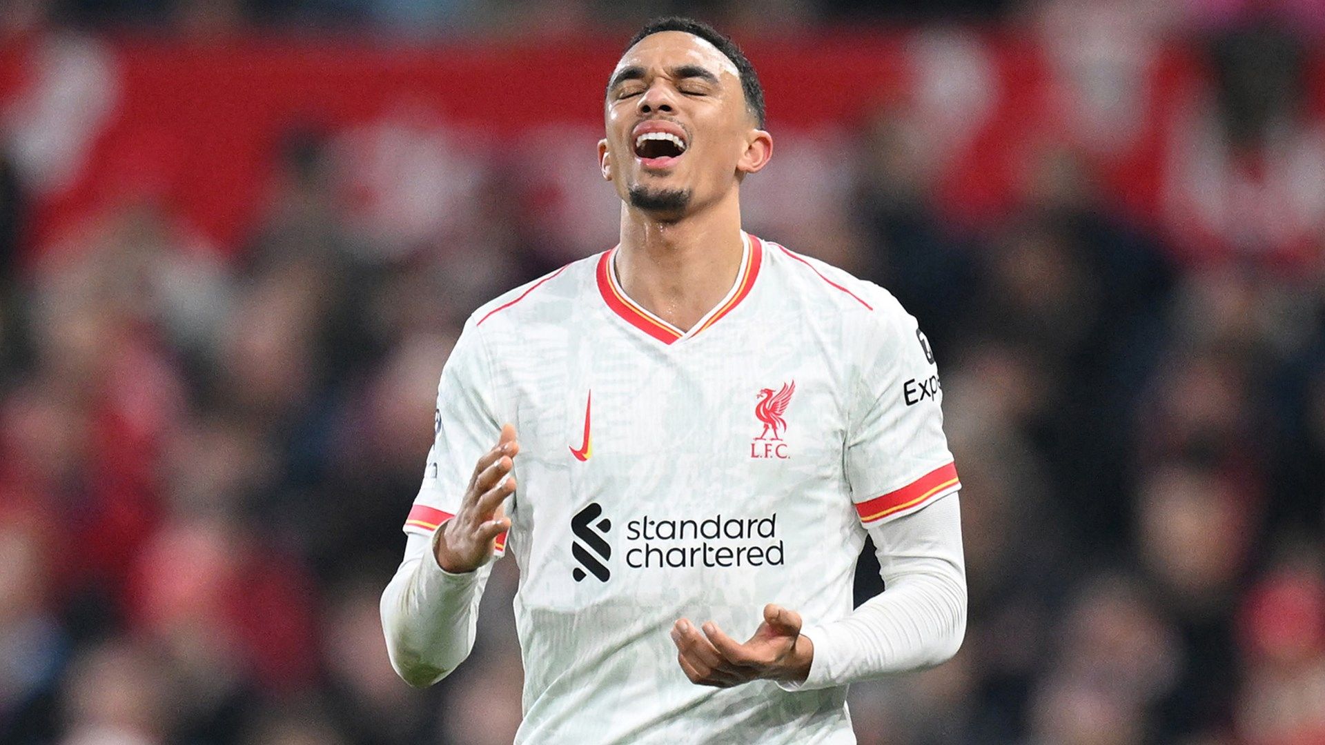 "Habe noch nie einen Rechtsverteidiger gesehen, der so häufig in wichtigen Phasen eines Spiels ausgewechselt wird": Gary Neville prophezeit Liverpools Trent Alexander-Arnold Probleme bei Real Madrid