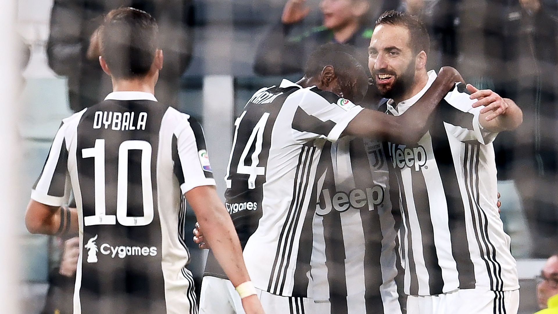 Juventus players celebrating Juventus Atalanta Serie A