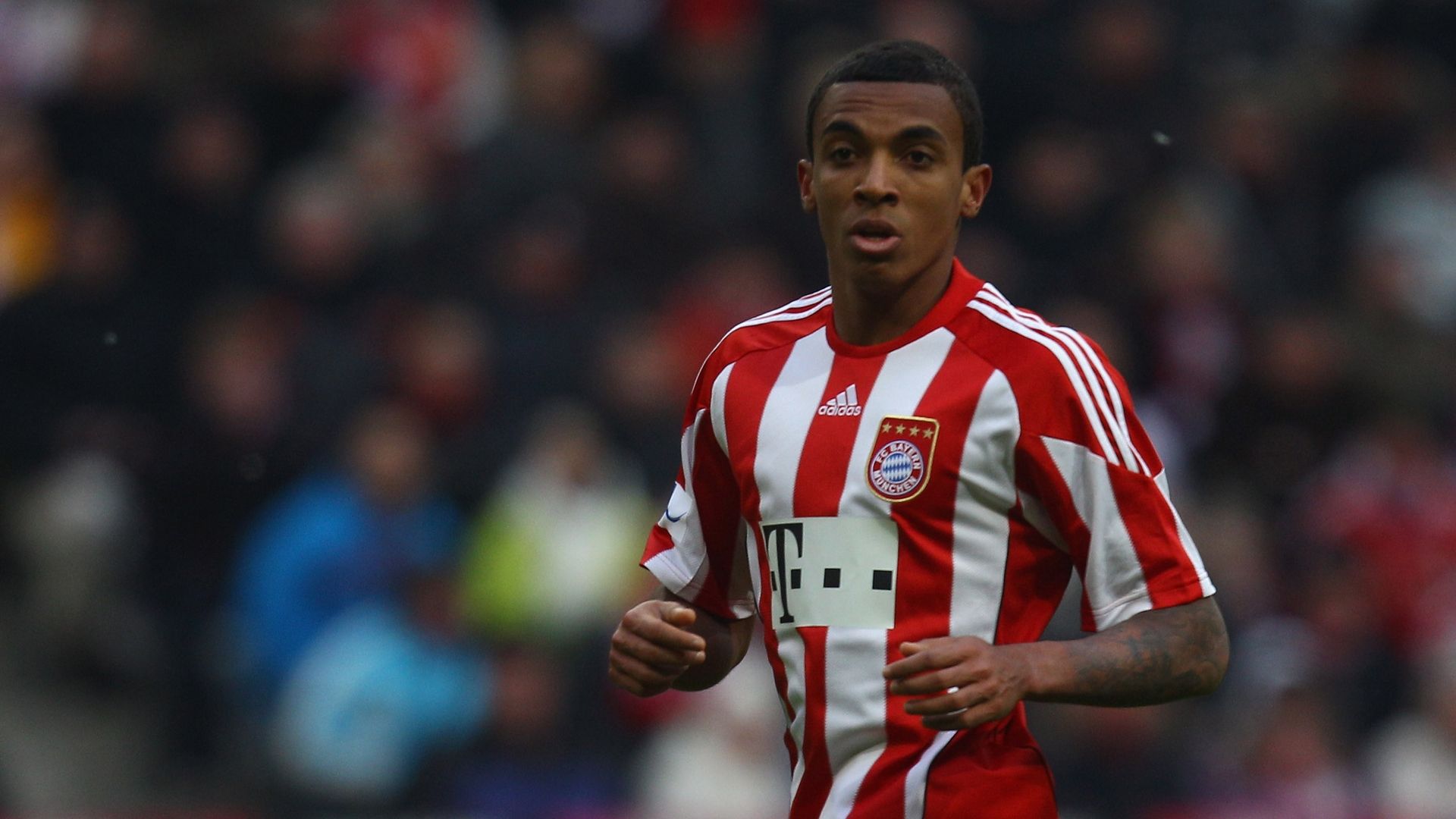 Luiz Gustavo Bayern Munich Kaiserslautern Bundesliga 01222011
