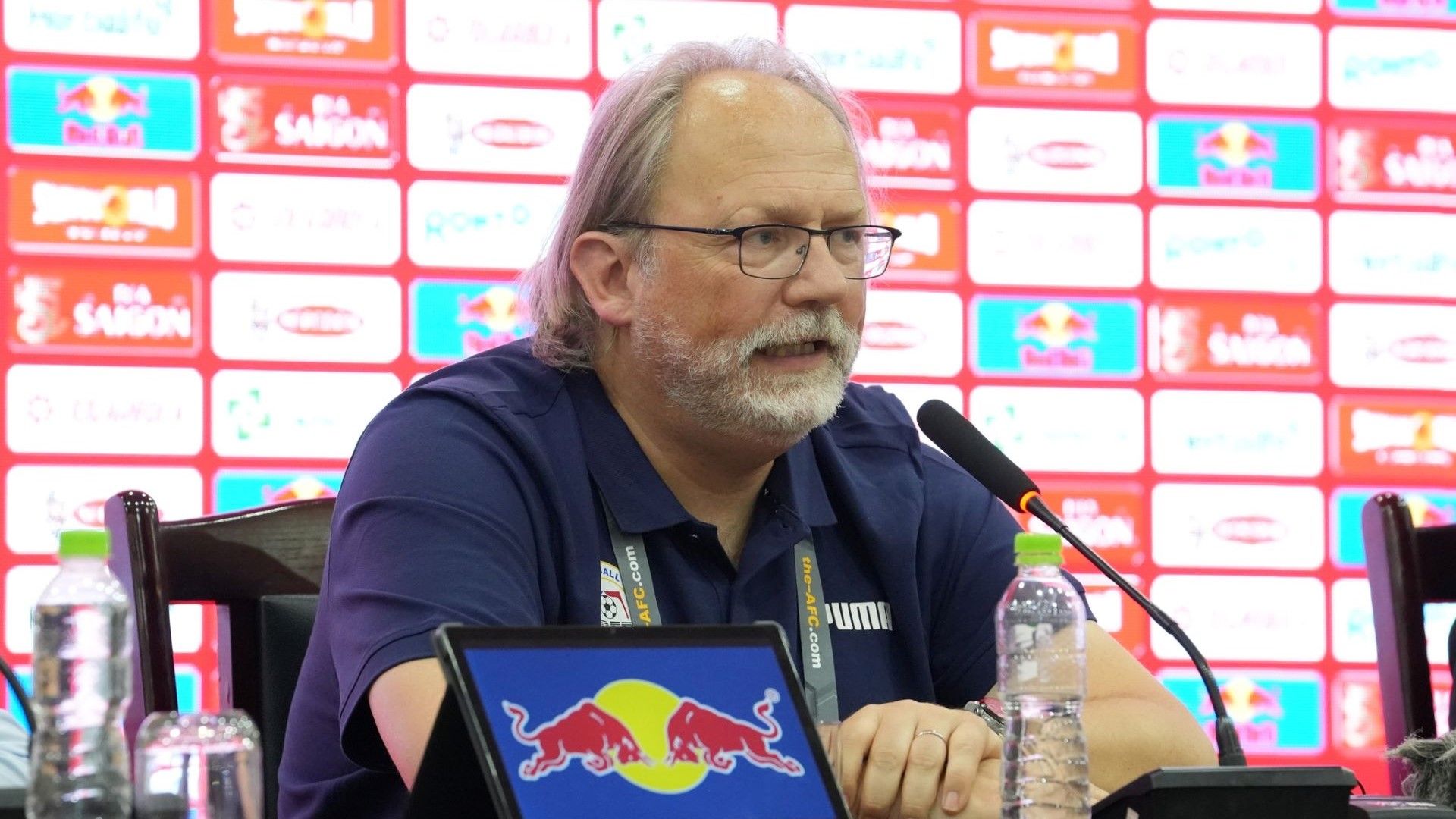 Tom Saintfiet - Pelatih Filipina