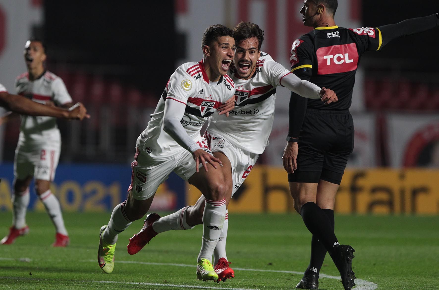 Vitor Bueno Igor Gomes São Paulo x Grêmio 14082021