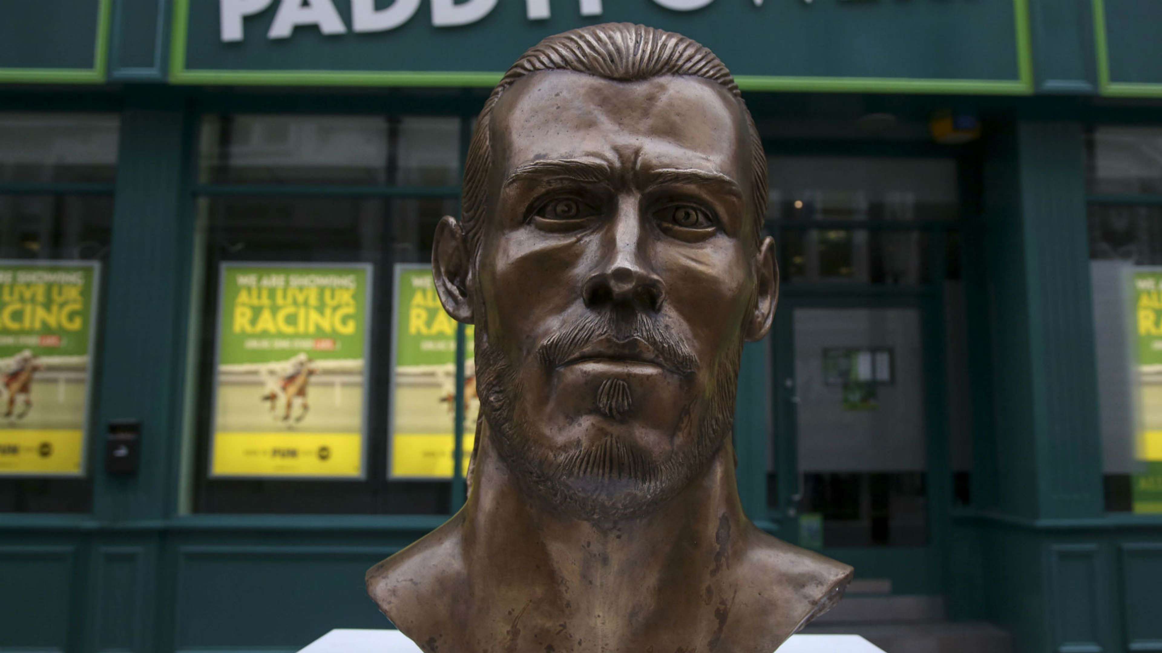 Gareth Bale Statue/Bale Bust