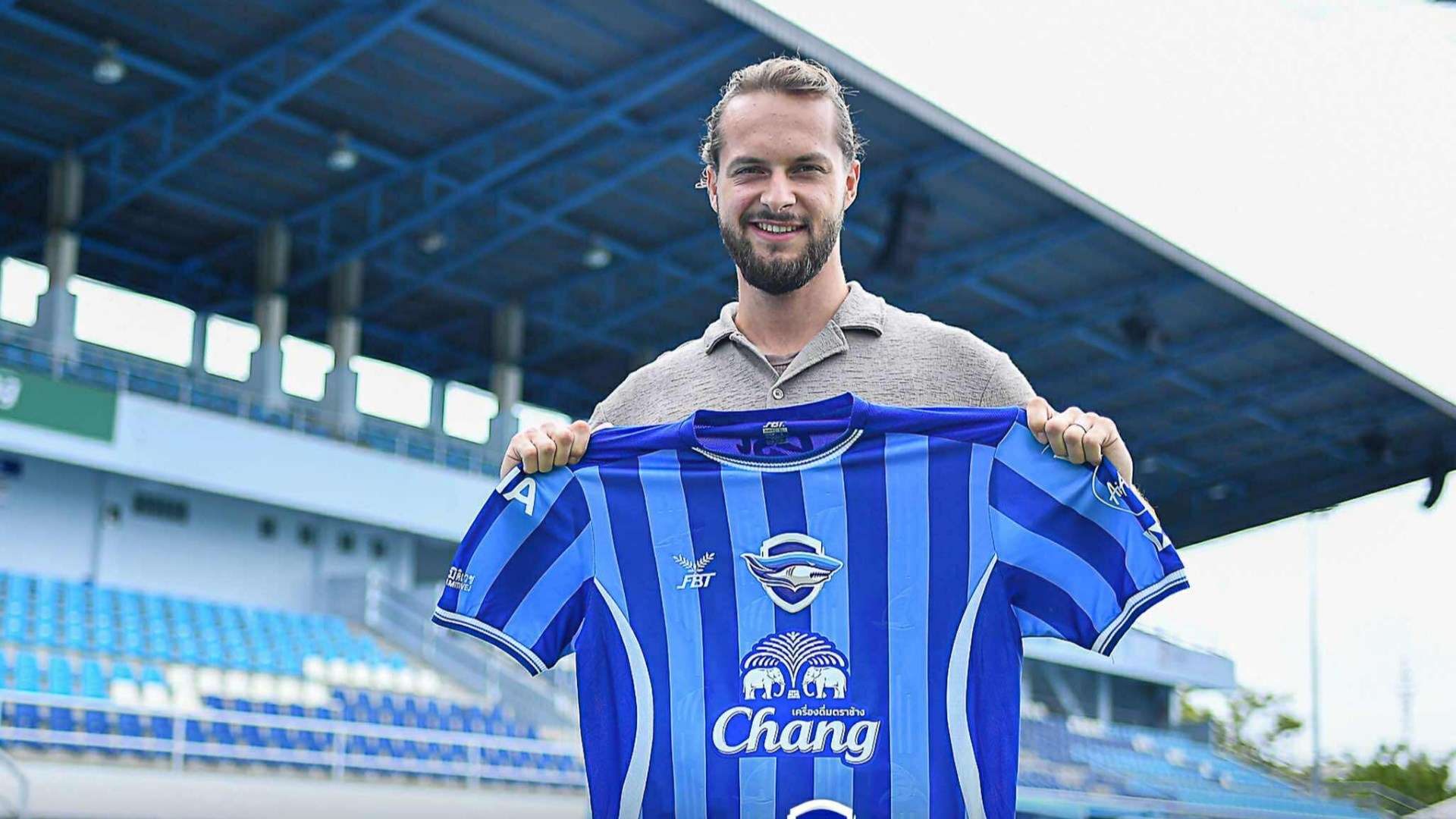 ชลบุรี เอฟซี - อูเคอร์ ฟาน ลิงเกน