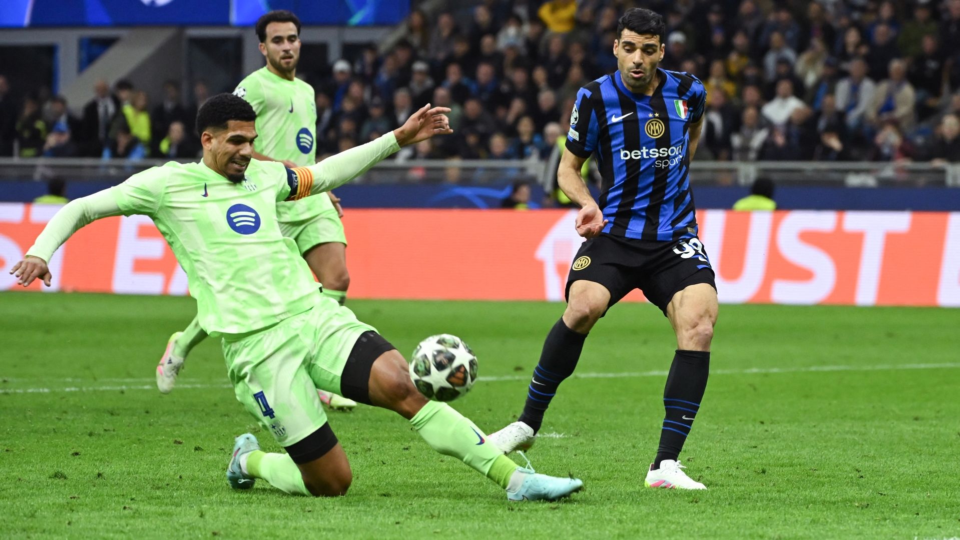 Mehdi Taremi Inter Barcelona
