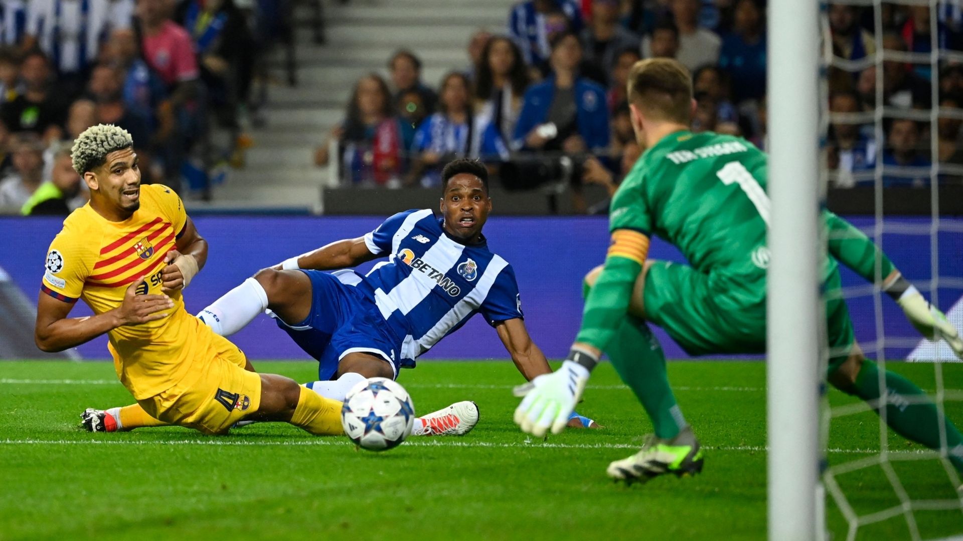 Araujo Porto Barcelona Champions League 2023-24