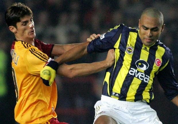 Galatasaray Fenerbahce Cihan Haspolatli Mert Nobre STSL 11252005
