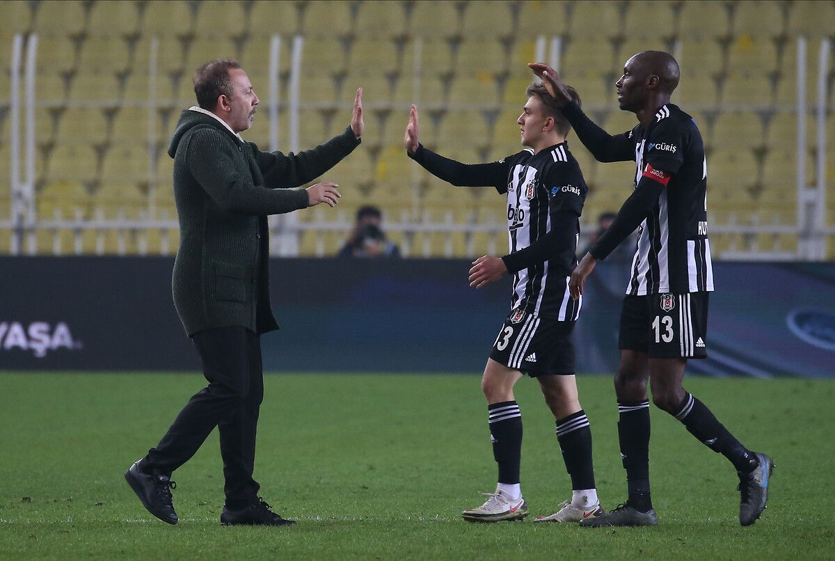 Sergen Yalcin Ridvan Yilmaz Atiba Hutchinson Besiktas vs. Fenerbahce 11/29/20