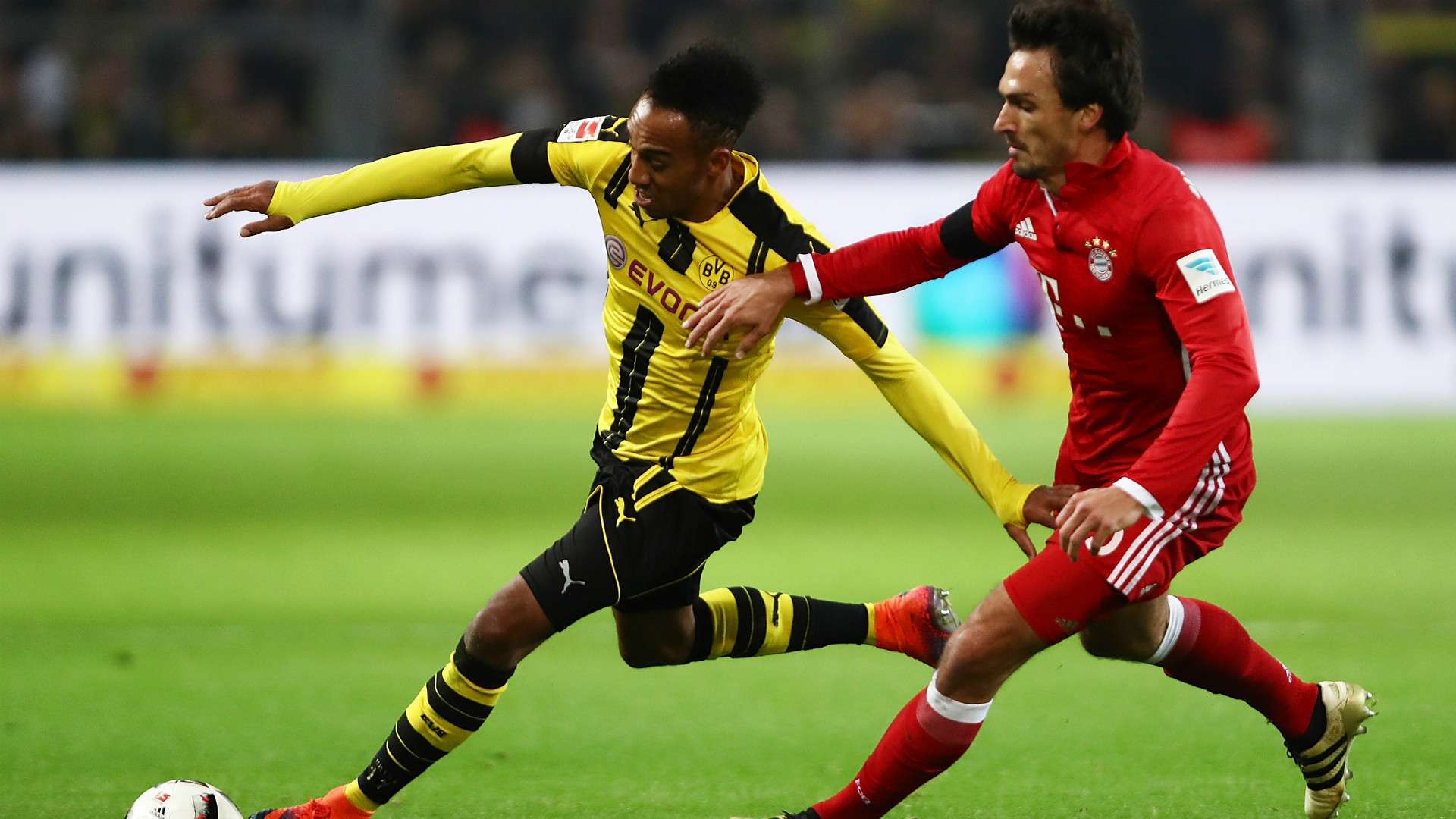 Pierre-Emerick Aubameyang Mats Hummels Borussia Dortmund FC Bayern 19112016