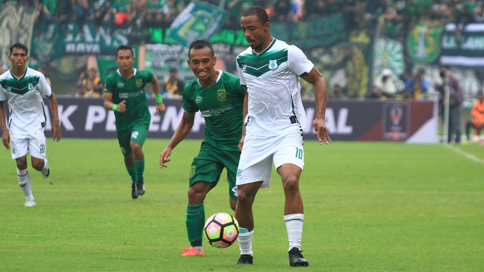Sadney Khoetage Urikhob - PSMS & Irfan Jaya - Persebaya
