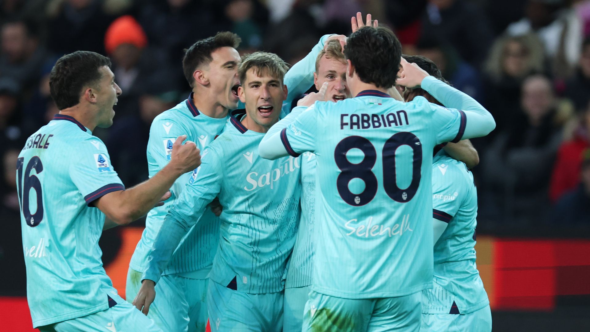 Bologna players celebrating Udinese Bologna