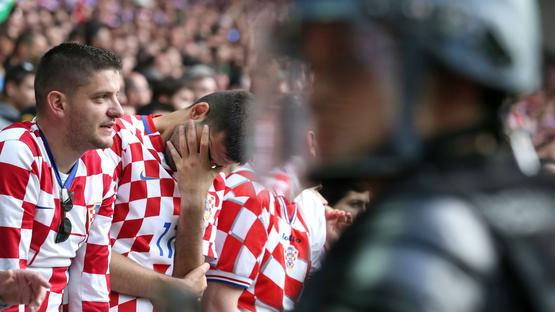 croatia czech - fans riot - euro 2016 - 17062016