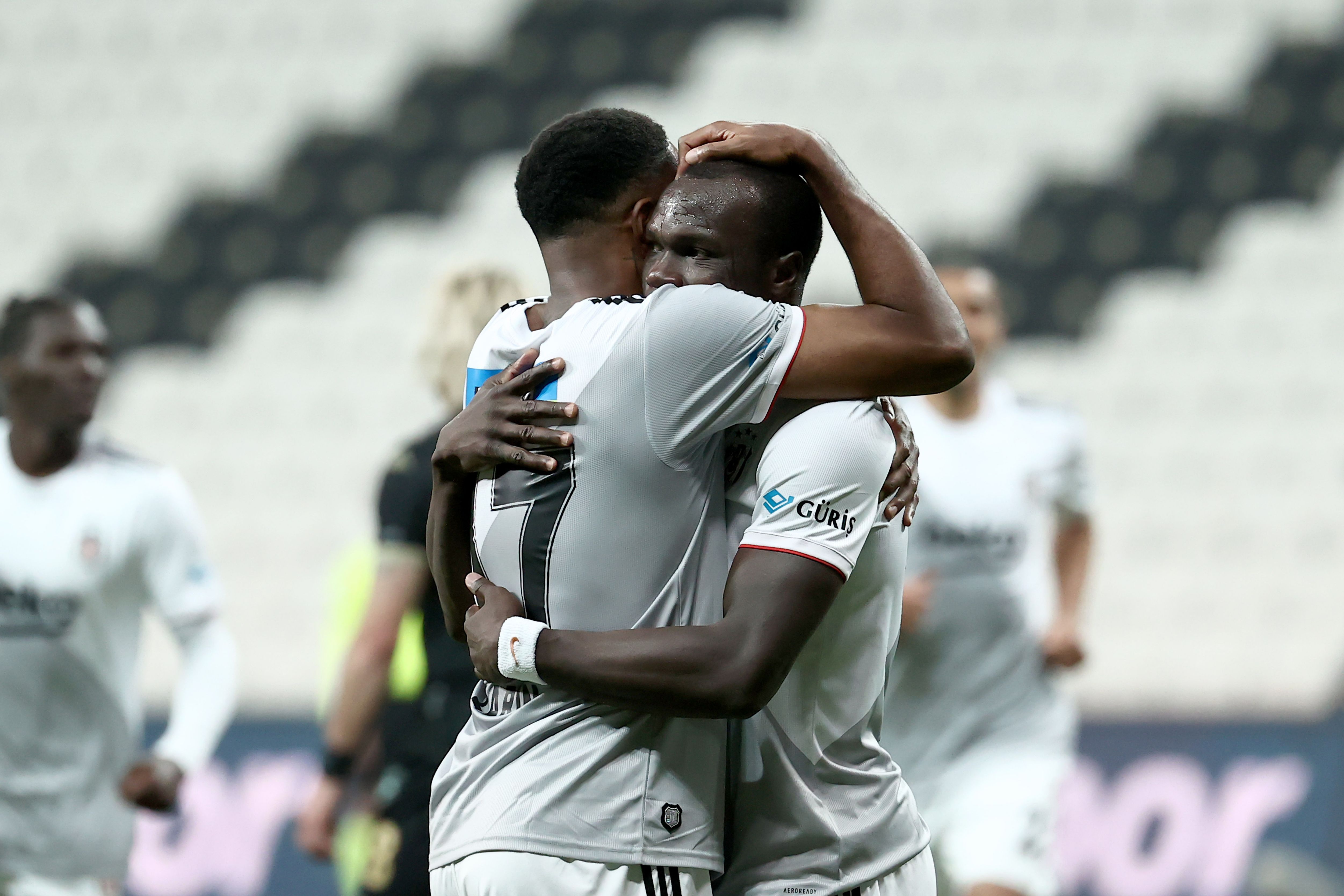 Vincent Aboubakar & Cyle Larin
