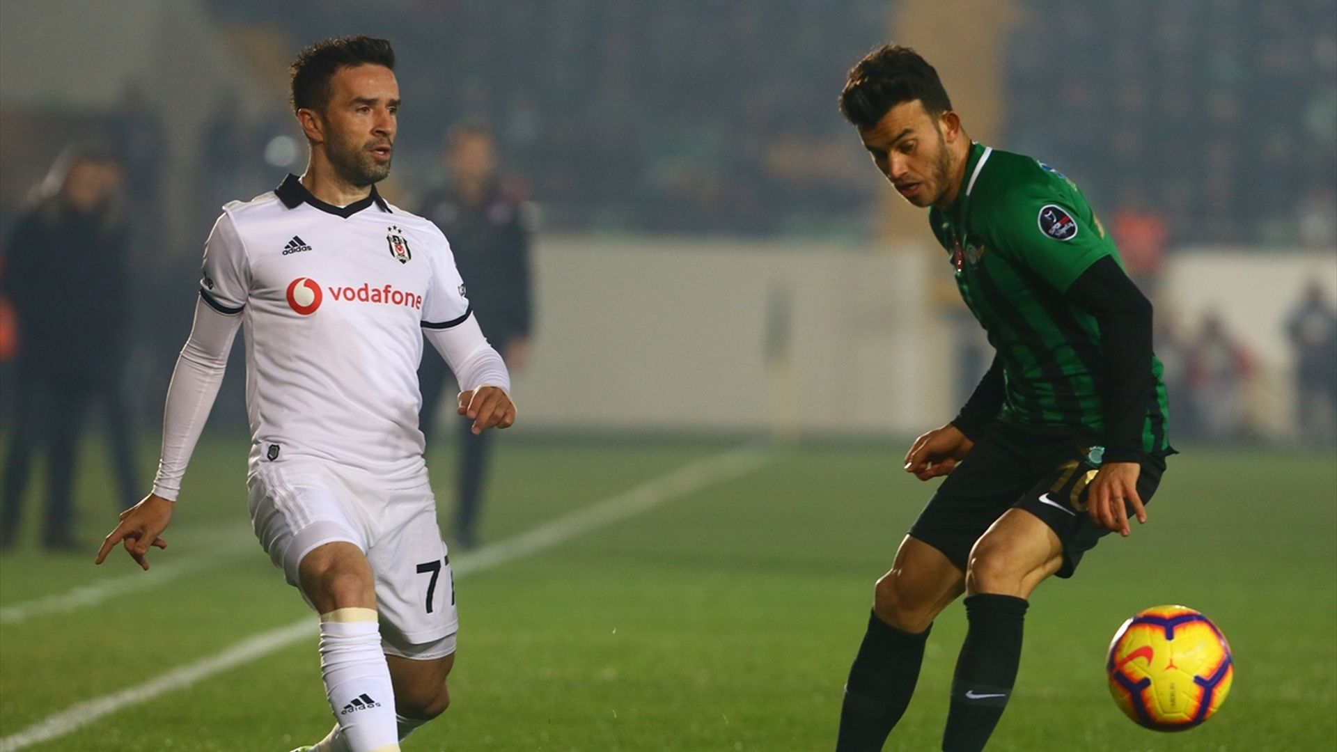 Gokhan Gonul Guray Vural Akhisarspor Besiktas 1182019