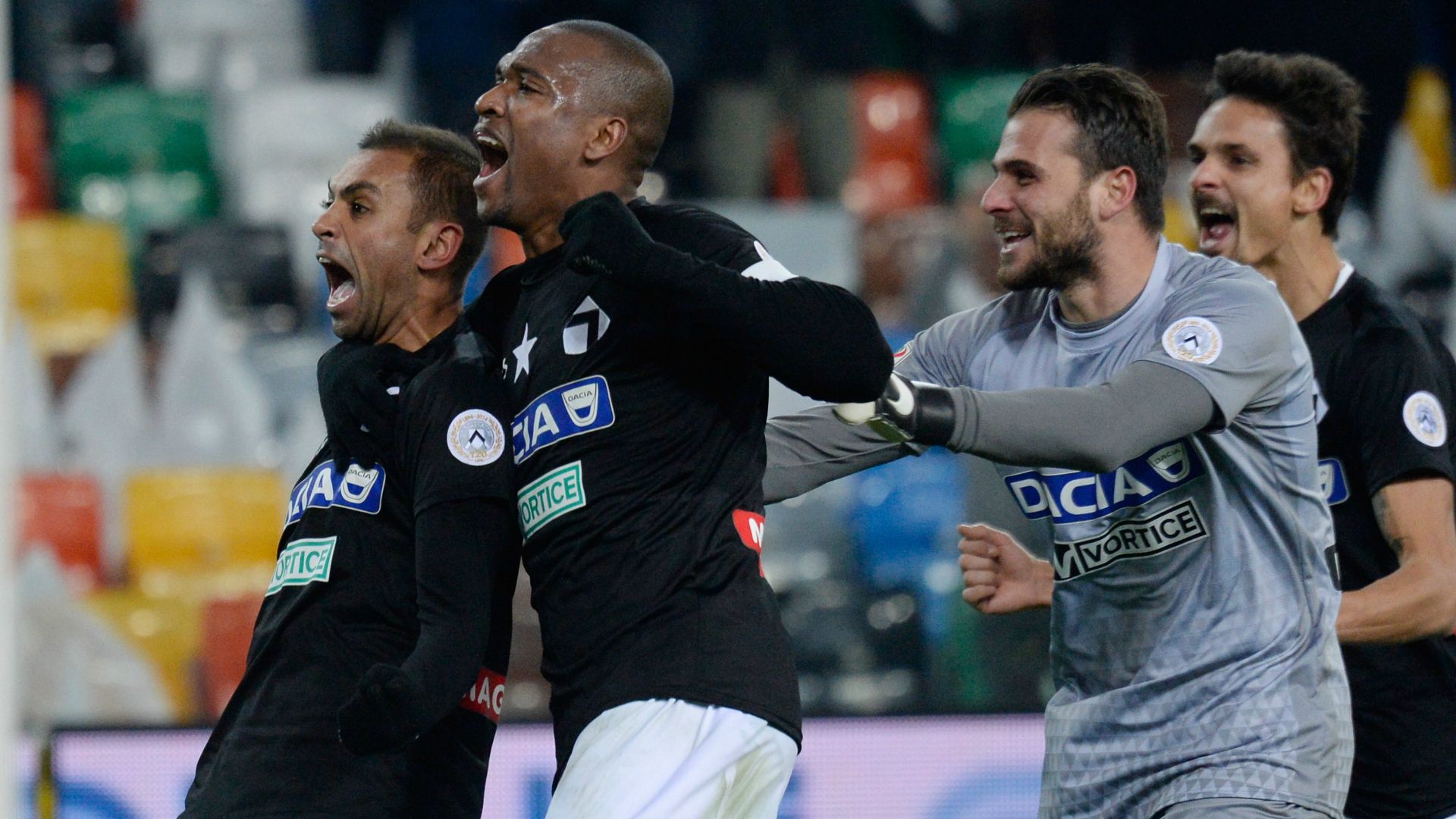 Danilo celebrates with his teammates Udinese Bologna Serie A 05122016