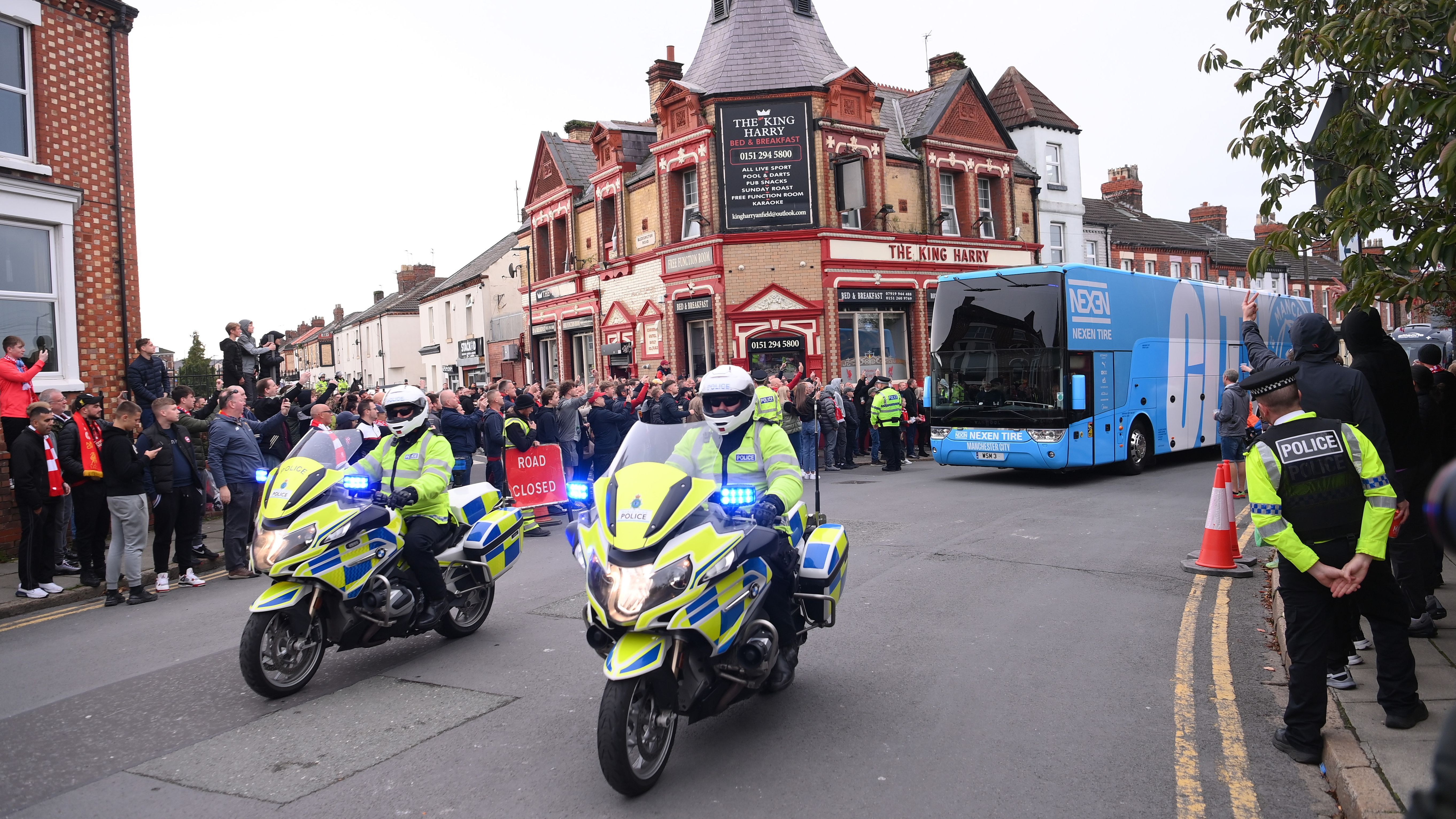 Manchester City team bus Liverpool 2022