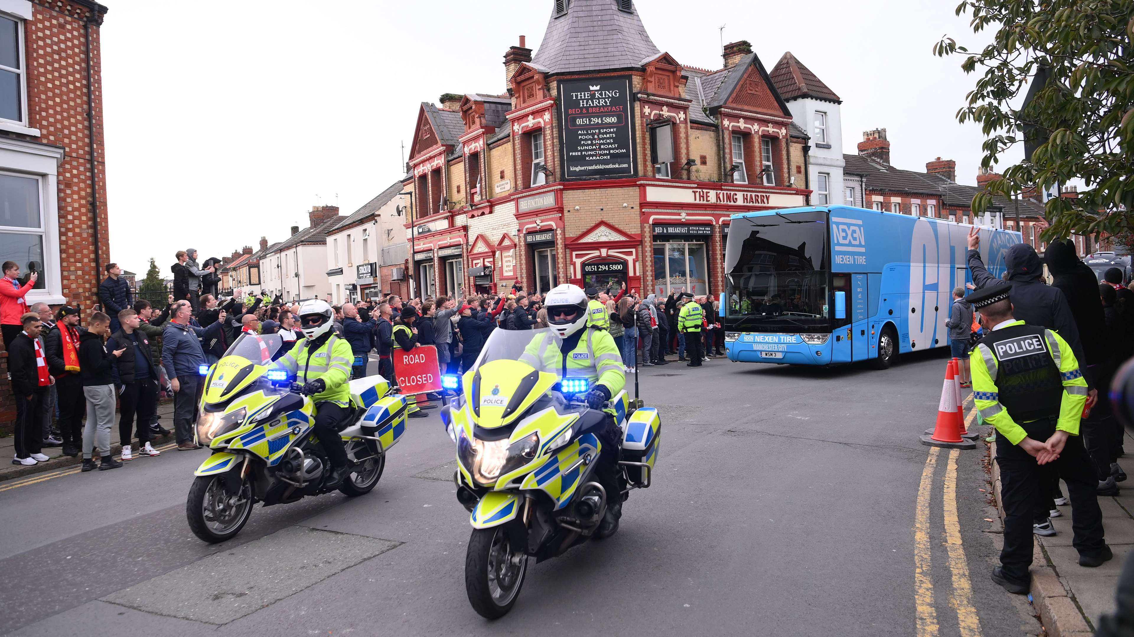 Manchester City team bus Liverpool 2022