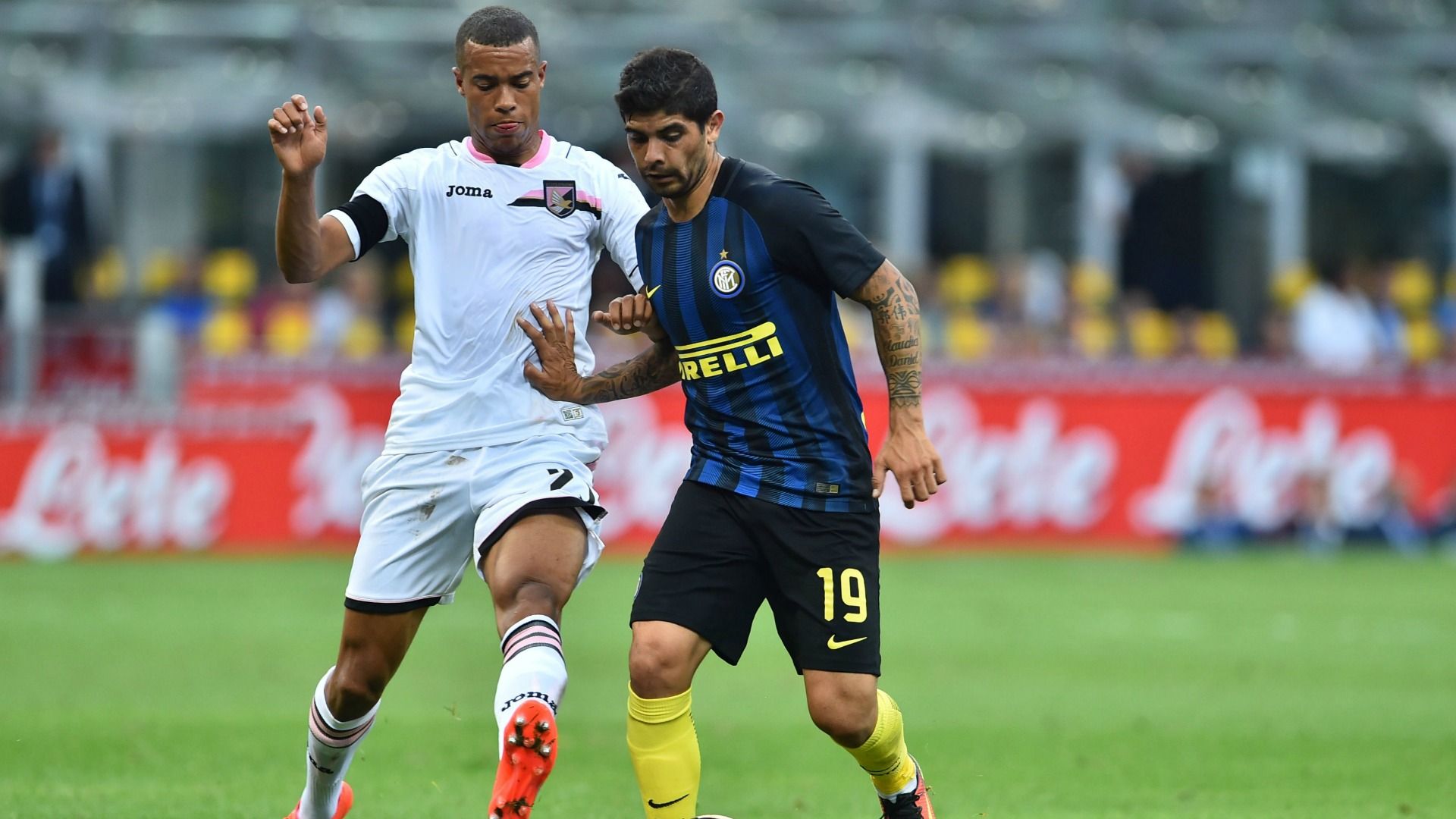 Ever Banega Robin Quaison Inter Palermo