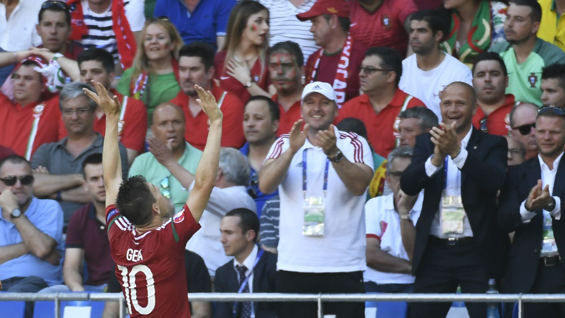 Hungary Portugal HD 220616