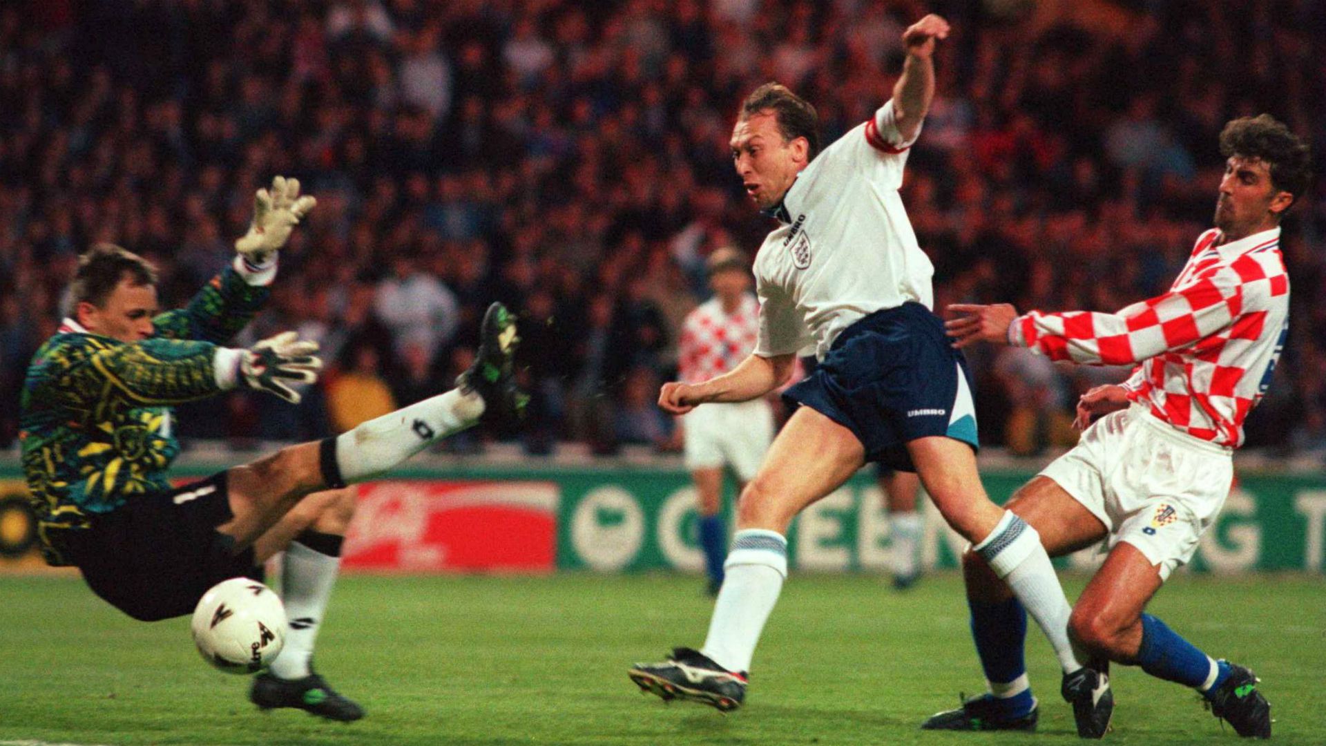 david platt marijan mrmic nikola jerkan - england 0 croatia 0 - friendly - 04041996