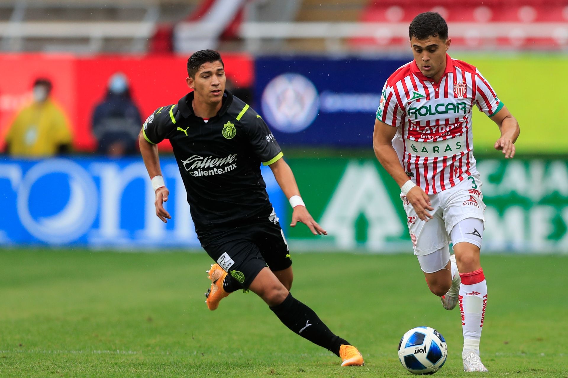 Ángel Zaldívar Agustín Oliveros Chivas Necaxa Apertura 2021