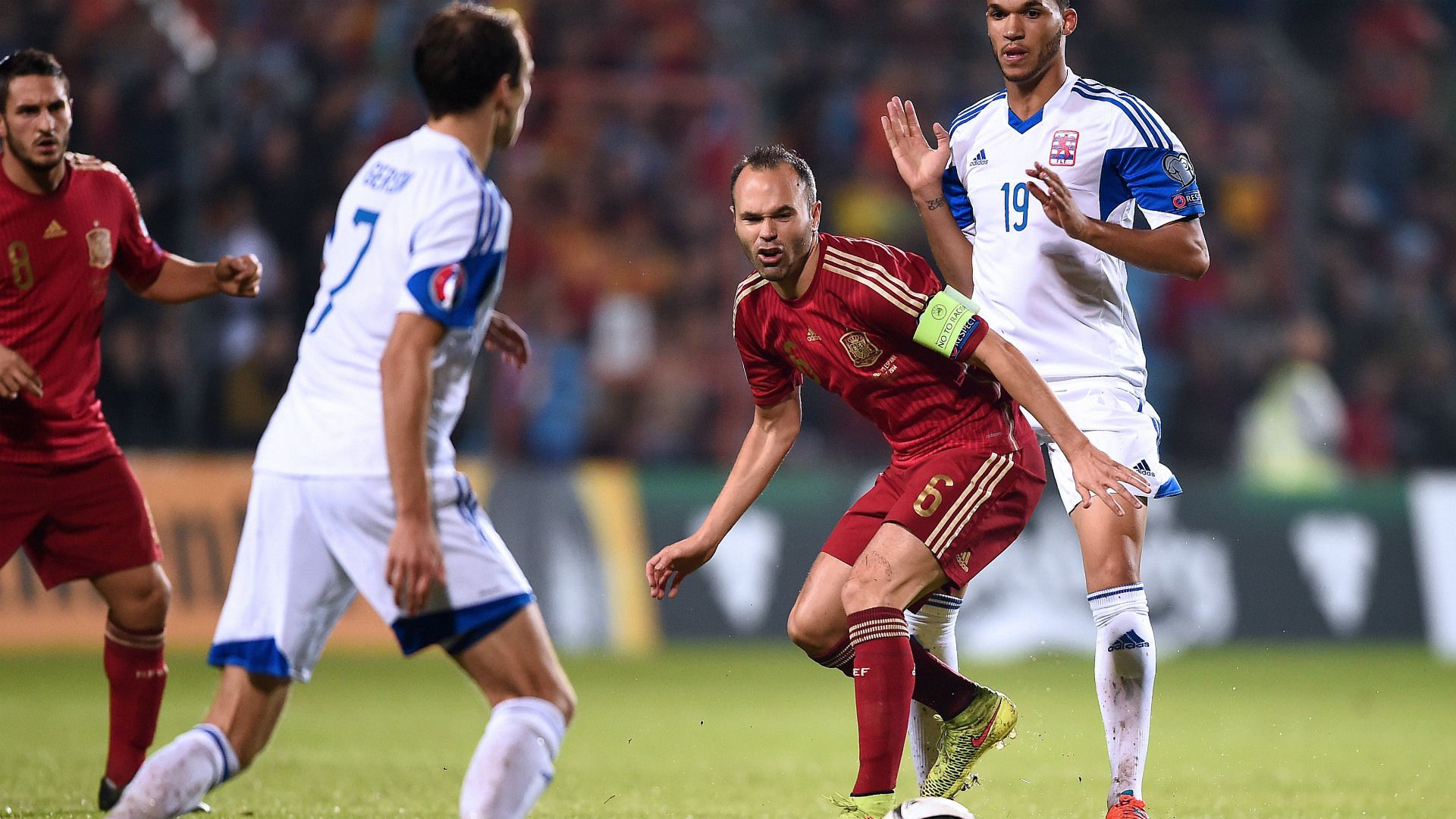 Luxembourg Spain Euro 2016 Andres Iniesta 121014