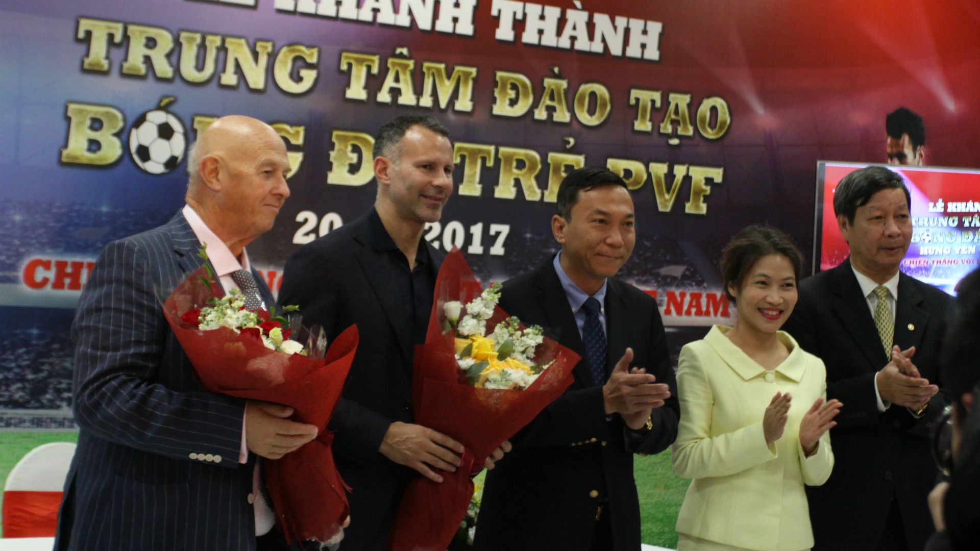 Ryan Giggs Paul Scholes press conference Vietnam PVF