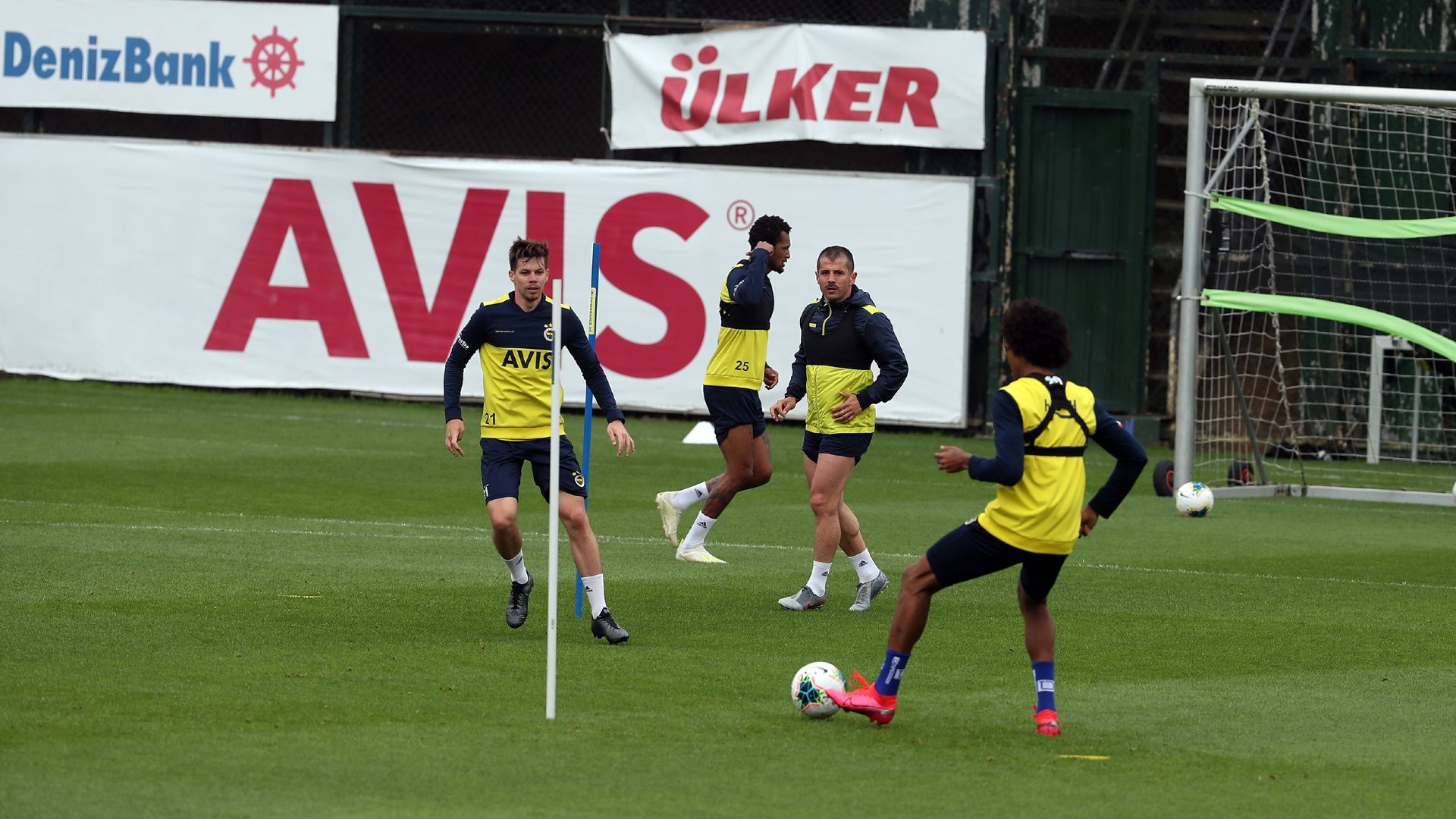 Fenerbahce training 05212020