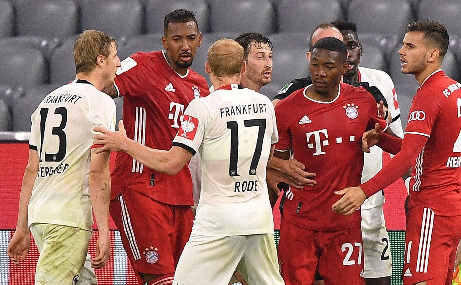 GER ONLY HINTEREGGER FRANKFURT BAYERN DFB POKAL THIAGO