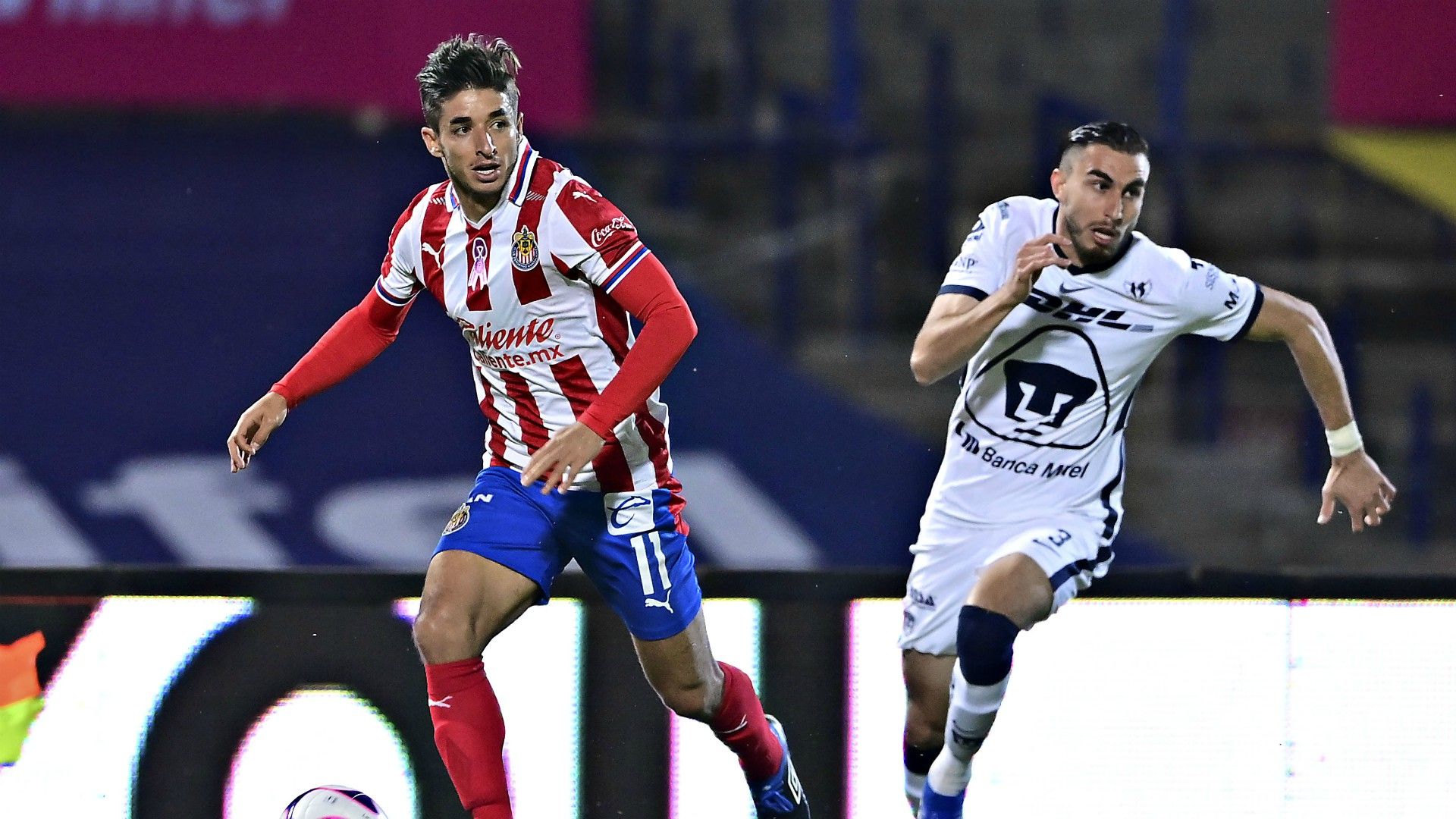 Isaac Brizuela Alejandro Mayorga Pumas vs Chivas