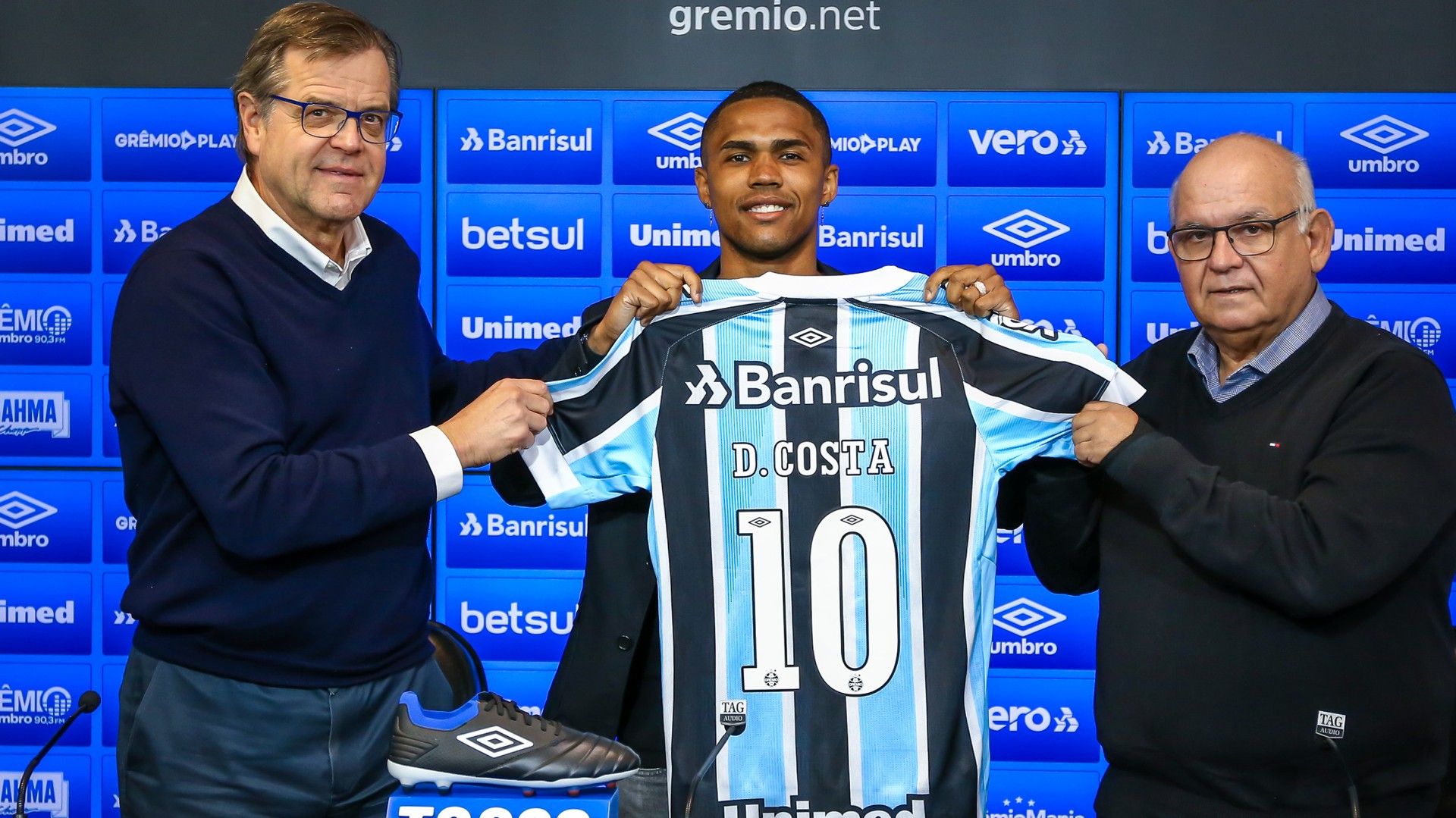 Douglas Costa apresentação, Marcos Herrmann vice Romildo Bolzan presidente Grêmio 26052021