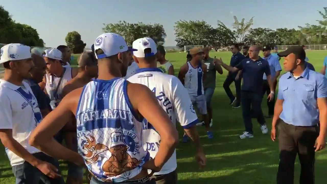 Protesto Torcida Cruzeiro Toca da Raposa 01102019