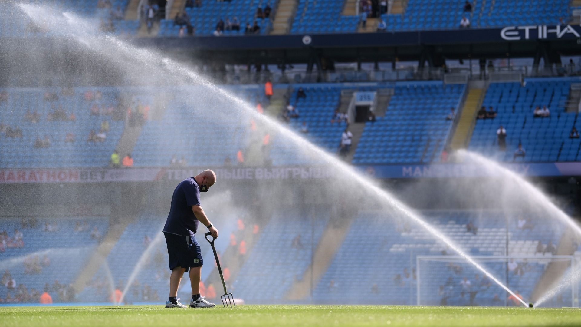 Penyemprotan Lapangan