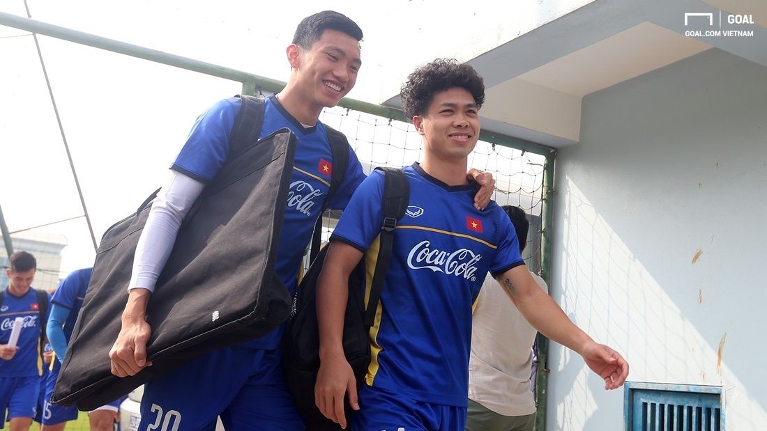 Tuyển Việt Nam tập luyện sáng 21/12