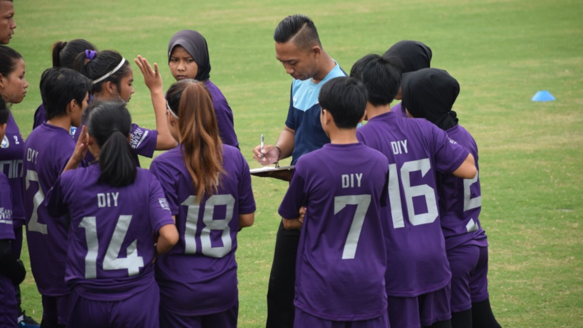 Uji Coba Timnas Wanita Indonesia vs Tim Putri Yogyakarta