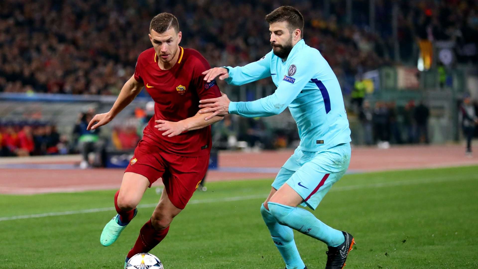 Edin Dzeko Gerard Piqué Roma Barcelona UEFA Champions League 04102018